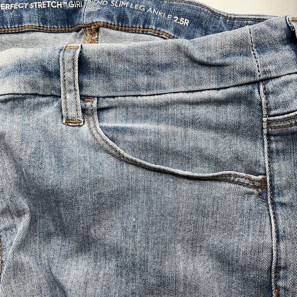 Chico's Perfect Stretch Girlfriend Slim Ankle Jeans Size 2.5R Embellished Split - Picture 9 of 14